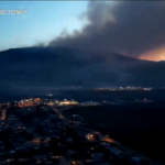 Incendi in Canada, colonna di fumo sulla città di Osoyoos