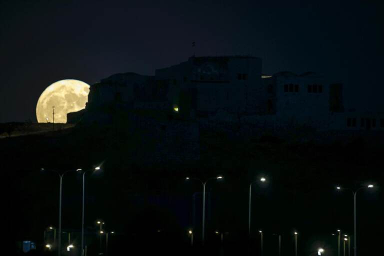 La superluna nel mondo