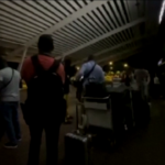 Evacuazioni dal Niger, code all’aeroporto di Niamey