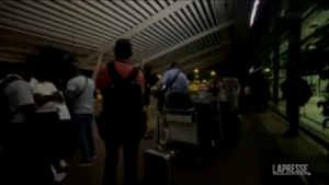Evacuazioni dal Niger, code all’aeroporto di Niamey