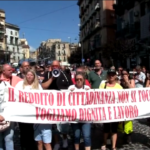 Rdc, corteo a Napoli: cori e slogan contro Giorgia Meloni