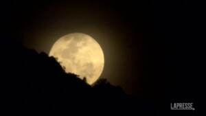Superluna, lo spettacolo mozzafiato nei cieli di Rio de Janeiro e Santiago del Cile
