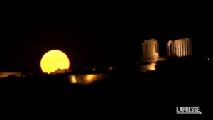 Superluna Storione, spettacolo nei cieli di tutto il mondo