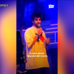 Piqué in discoteca, la folla urla “Shakira” e lui perde le staffe