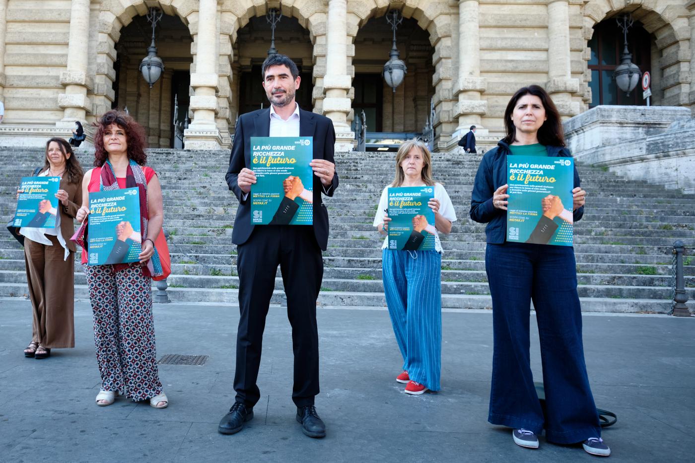 Tassa patrimoniale, passa alla Camera odg di Fratoianni