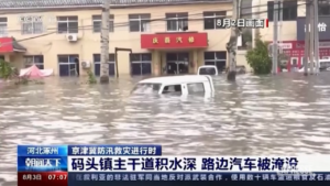 Cina, i soccorsi a Zhuozhou dopo il tifone Doksuri