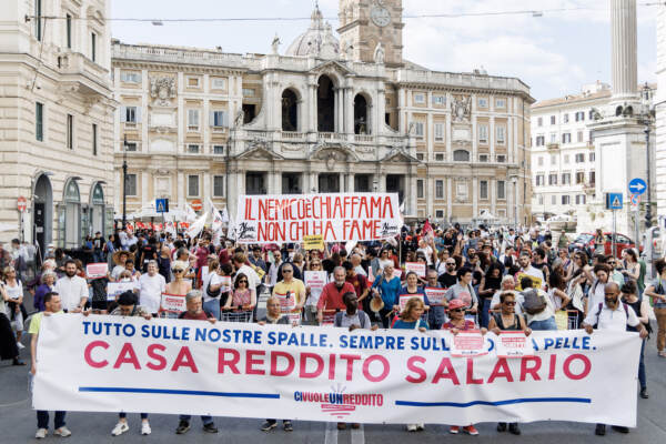 Manifestazione per il reddito di cittadinanza