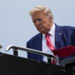 Usa, Trump: “Giorno triste per l’America, è persecuzione politica”