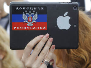 Russia multa Apple per mancata rimozione contenuti su guerra Ucraina
