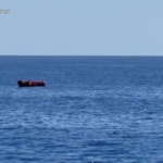 Migranti, Open Arms circondata da barconi nel Mediterraneo