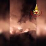 Roma, incendio in discarica abusiva a Ponte Mammolo: il video