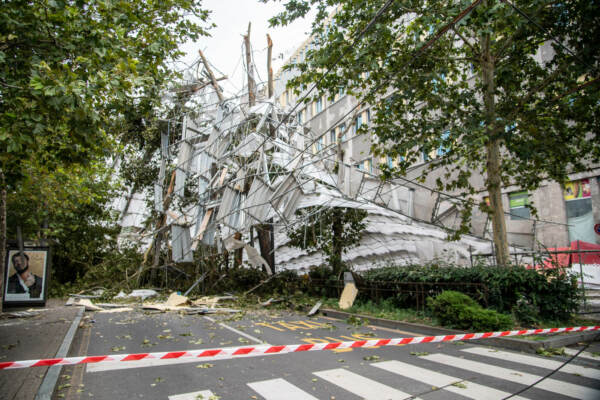 Maltempo a Milano, i danni del nubifragio della notte