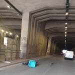Milano, rider travolto da auto: ricoverato al Niguarda