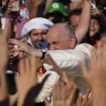 Papa Francesco, bagno di folla a Fatima