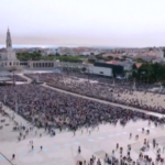 Giornata Mondiale Gioventù, Papa Francesco guida la recita del Rosario a Fatima