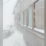 Neve in agosto sulle Dolomiti, le spettacolari immagini da un rifugio sulla Marmolada