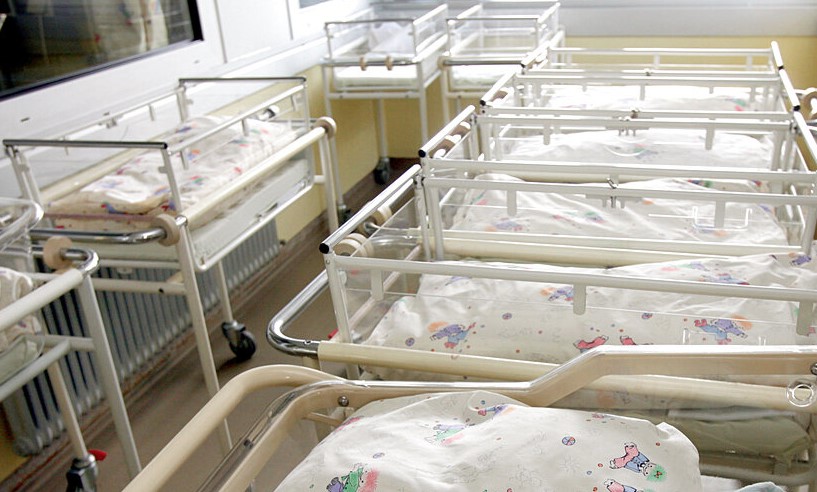 Lucca, neonata muore in ospedale a poche ore dal parto Lucca, neonata muore in ospedale a poche ore dal parto