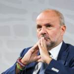 Covid, Schillaci: “Ora è come influenza, ma buon senso con fragili”