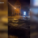 Svezia, fiume Susaback esonda: la città di Åre invasa da acqua e fango