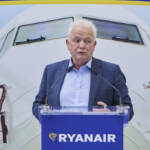 Caro voli, Ryanair: “Norma illegale, pronti a tagliare rotte in italia”
