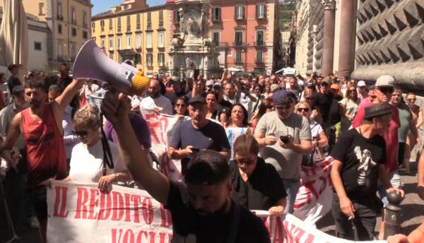 Reddito di cittadinanza, blocchi e proteste a Napoli