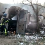 Attacco a Zaporizhzhia, soccorritori al lavoro tra le macerie