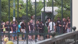 Atene, fan dell’Aek in protesta dopo l’uccisione di un tifoso