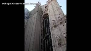 Milano, climber scalano il Duomo: il video
