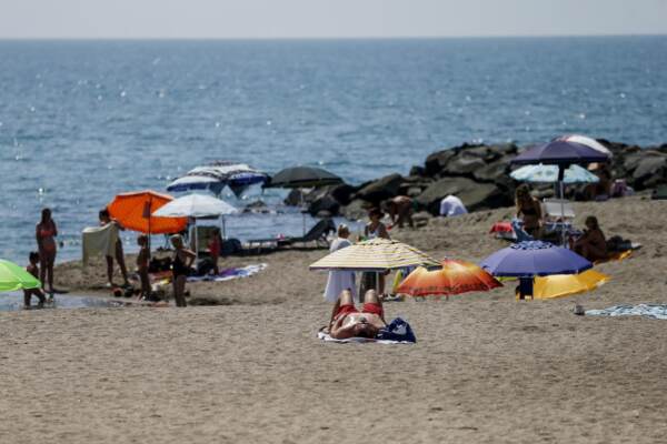 Ostia, fine settimana di ferragosto al mare