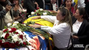 Ecuador, veglia per il candidato presidenziale ucciso