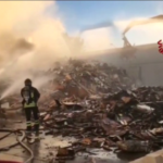 Napoli, incendio in azienda rifiuti ad Arzano