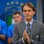 Calcio, Mancini lascia la panchina degli Azzurri