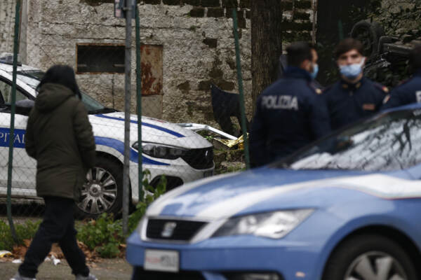 Roma, auto precipita dal viadotto della tangenziale alla Farnesina