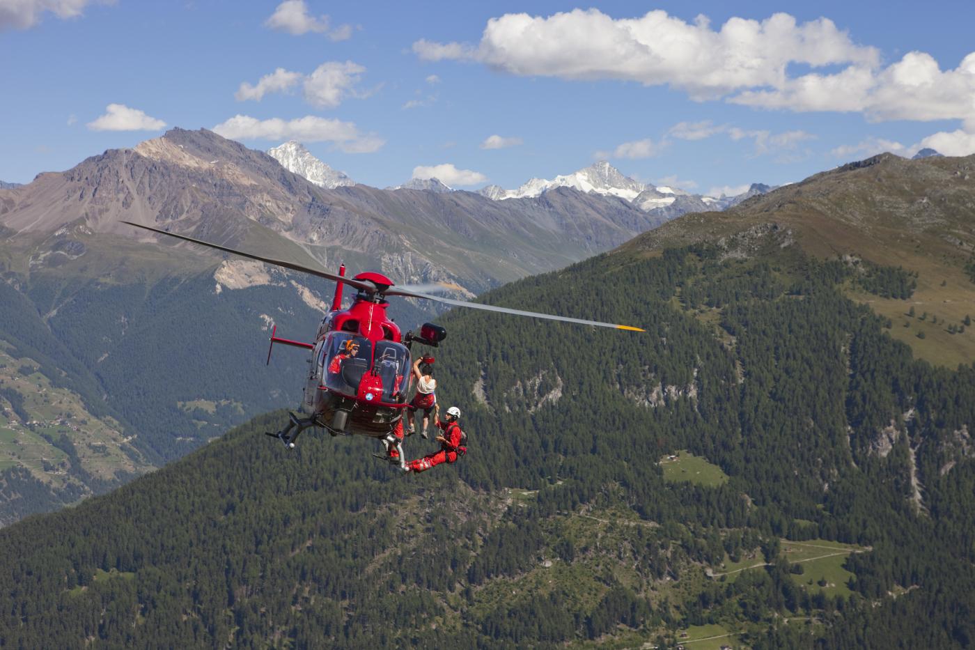 Bergamo, precipita da 80 metri in montagna: morto 26enne