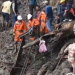 Frane e inondazioni in India, i soccorsi tra fango e macerie