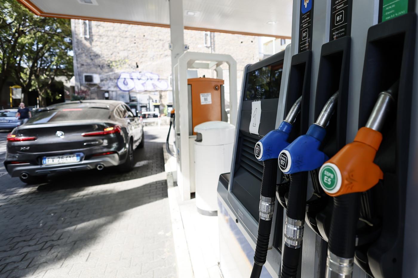 carburanti stop allo sconto sulle accise i consumatori il governo non mantiene le promesse da Lapresse.it carburanti stop allo sconto sulle accise i consumatori il governo non mantiene le promesse