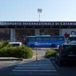 Catania, riaperto aeroporto dopo chiusura per l’eruzione dell’Etna
