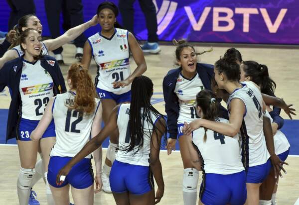 Volley, Euro donne: Italia debutta con 3-0 a Romania