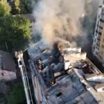Ucraina, asilo e condominio distrutti da missili russi a Lviv