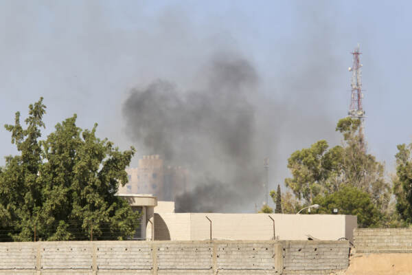 Libia, scontri nella capitale Tripoli: oltre 50 morti