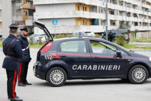 Scampia, i Carabinieri presentano i nuovi droni per il controllo dei cittadini durante la quarantena