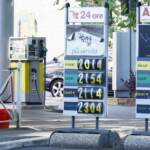 Carburanti, volano i prezzi: benzinai e consumatori chiedono taglio accise