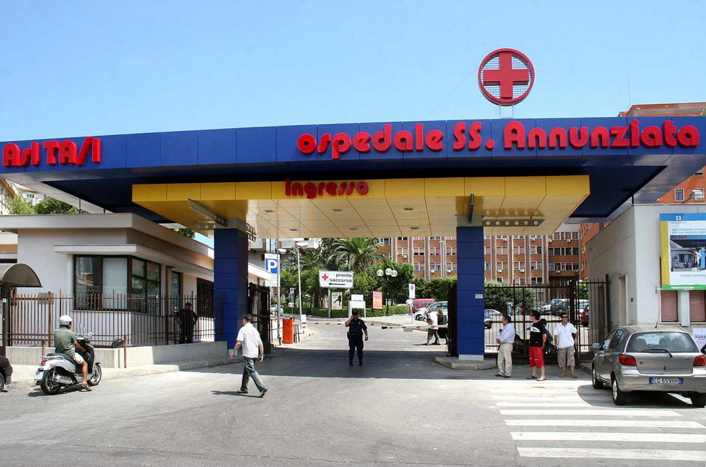 Taranto, bimbo lasciato vicino cassonetto: madre chiede riconoscimento