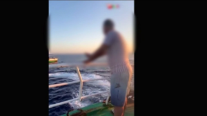 Migranti, su tik tok i video dei pirati: investigatori a caccia sui social