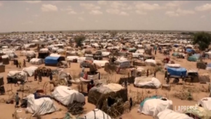 Migranti, le immagini dal campo profughi in Ciad: ospita 200mila persone