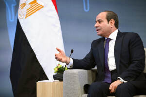 Egitto, presidente Al-Sisi grazia noto attivista Ahmed Douma