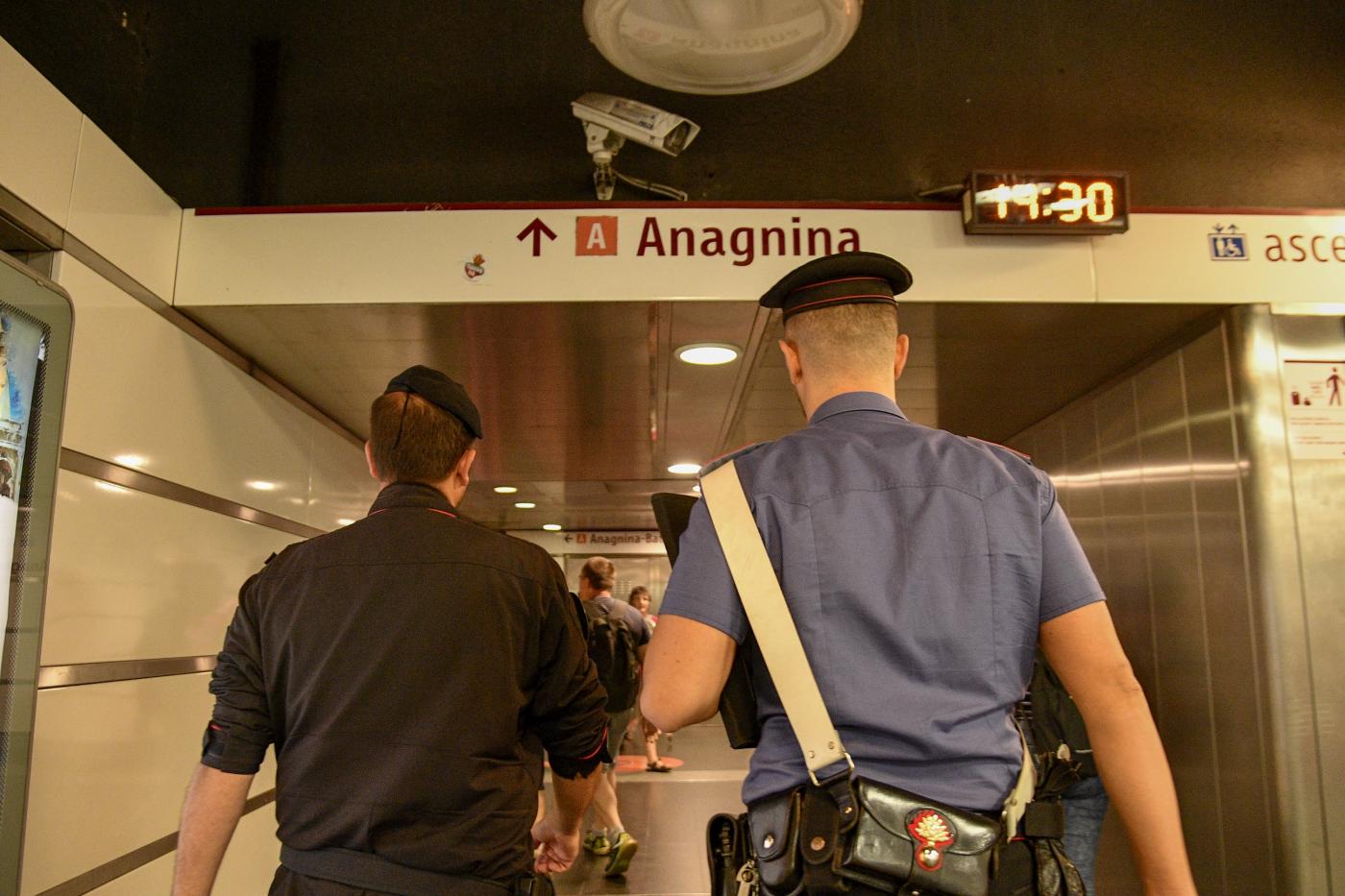 Roma, turisti borseggiati in centro storico: 13 arresti