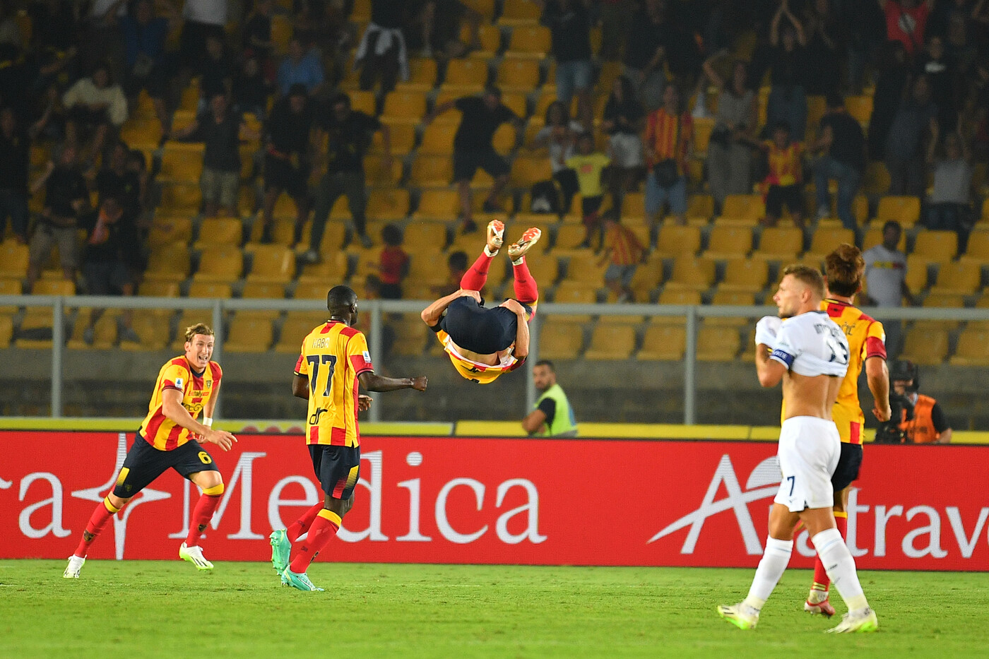 Lecce-Lazio 2-1, rimonta giallorossa in due minuti