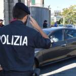 Genova, presa a sassate in un parco da sconosciuto: grave 61enne