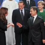 Berlusconi, Sarkozy nel suo libro: “Io e Merkel gli chiedemmo di dimettersi”